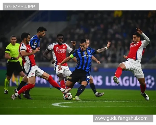 波利瓦尔与托利马的激烈对决揭示足球战术与团队精神的较量